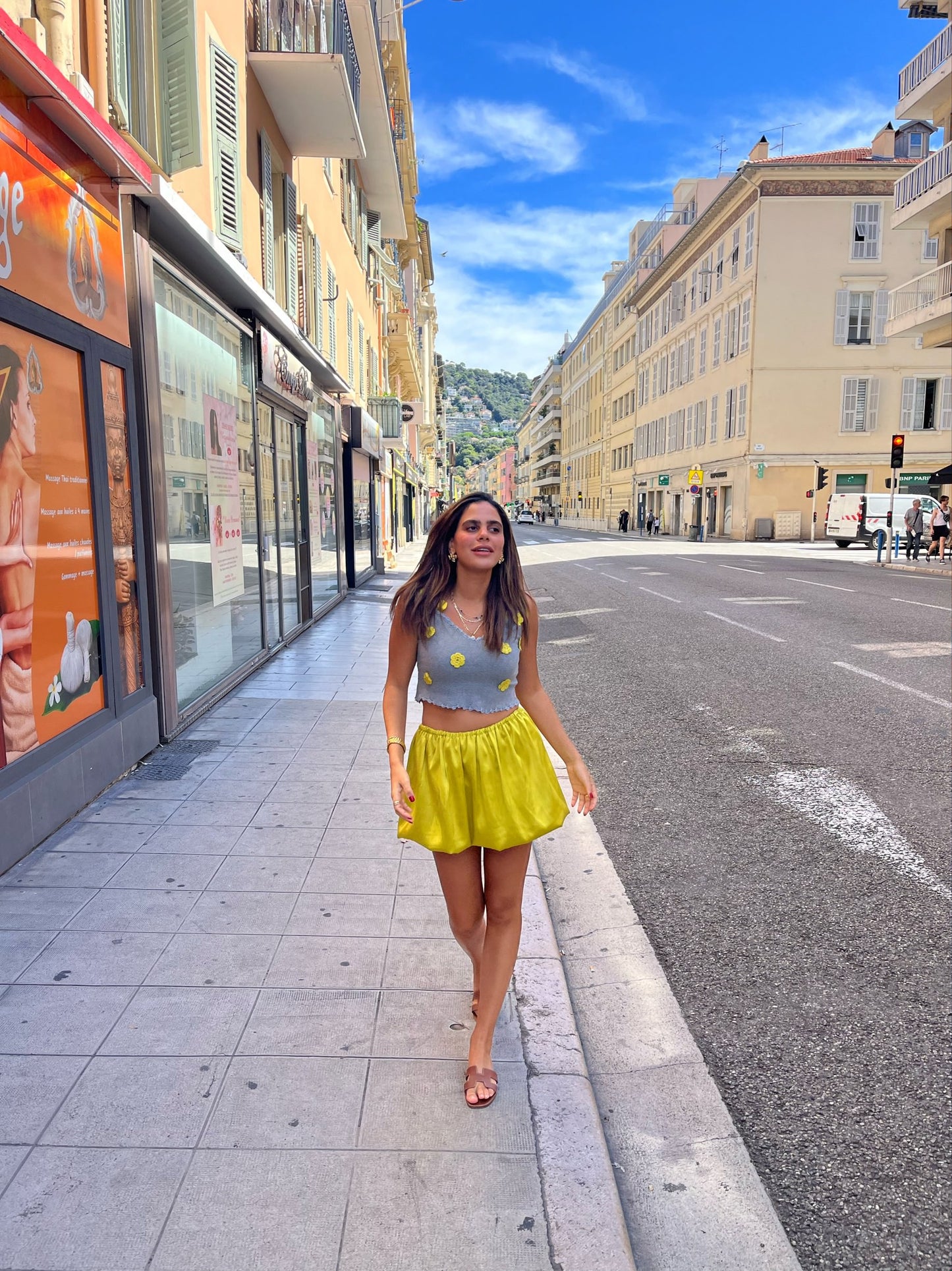 la vie en jaune top